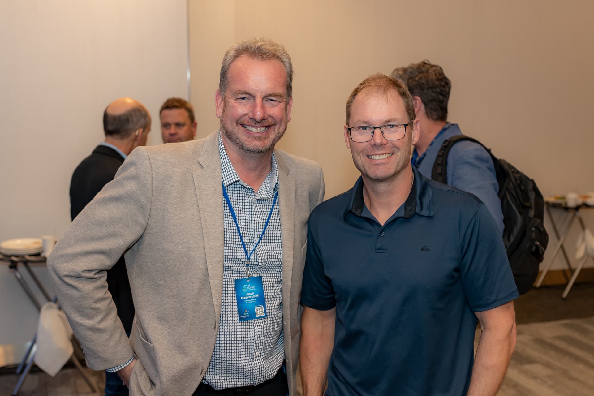 Jason Cleaversmith congratulates RingRescue Founder Kevin Spencer on an excellent pitch at BioPort2026